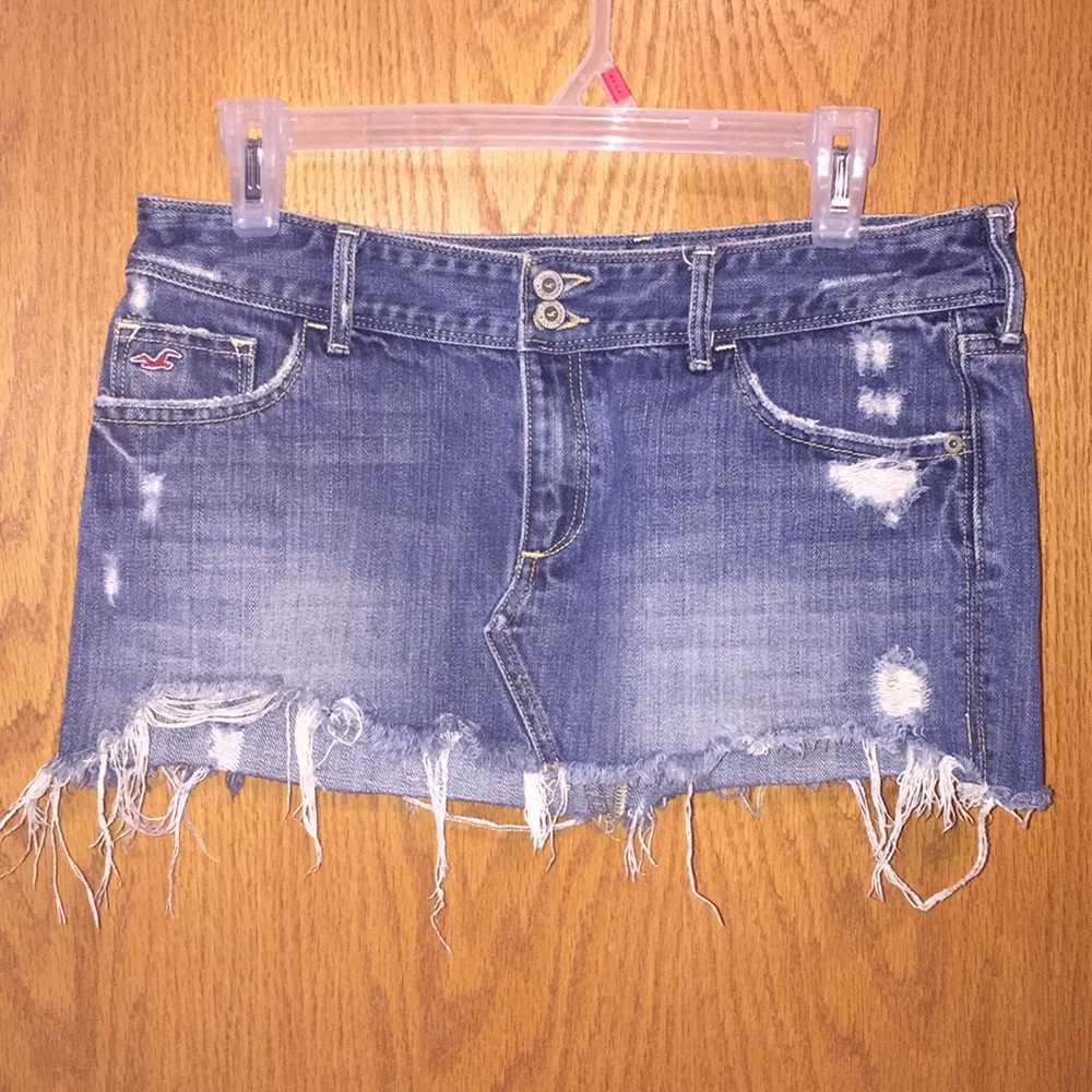 Cute Hollister jean skirt!